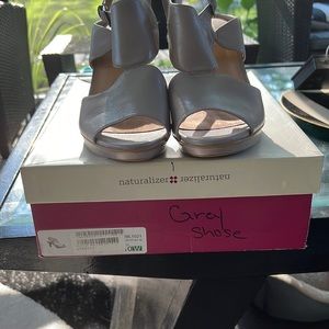 Brand Naturalizer color Taupe size 10 W